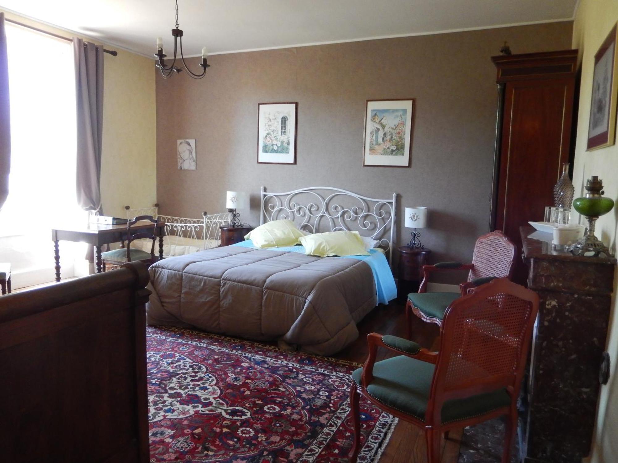 Chambres D'Hotes - Domaine Des Perrieres Crux-la-Ville Room photo